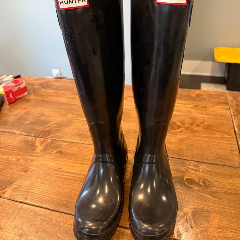 Hunter Tall Gloss Rain Boot- Like New - image 1